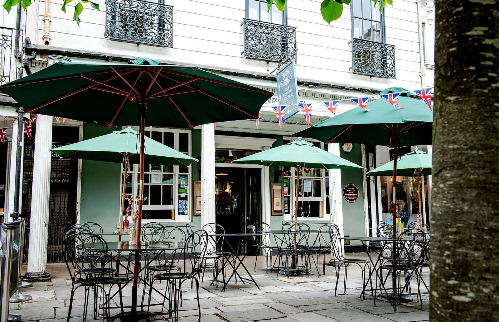 outdoor seating outside the Ragged Trousers brasserie in the Pantiles